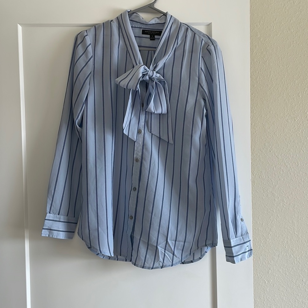 Banana republic blouse. Button up